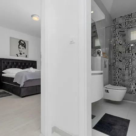 Apartments Morpheus Makarska Exterior photo